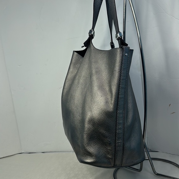 Michael Kors Colgate Large Reversible Tote/Shoulder Bag - Picture 4 of 10